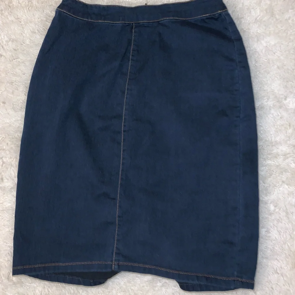Woman jean pencil skirt - Picture 11 of 11